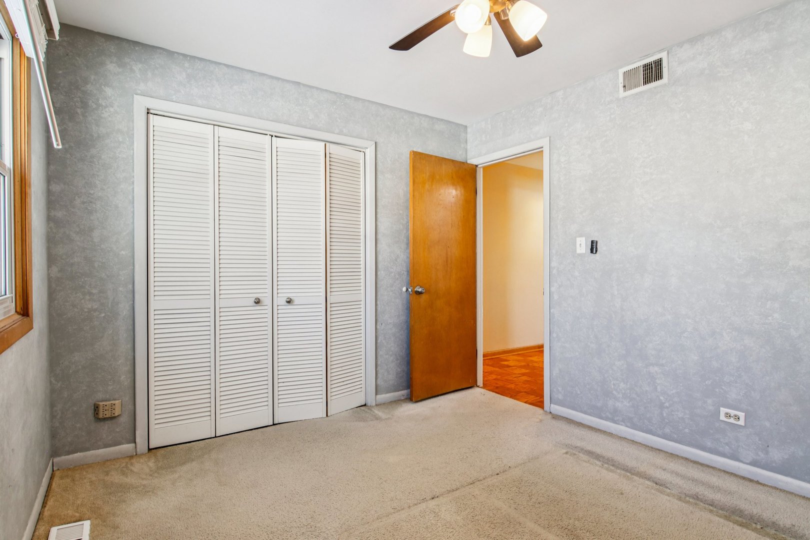 231 TOWER Lane, Elk Grove Village, IL 60007