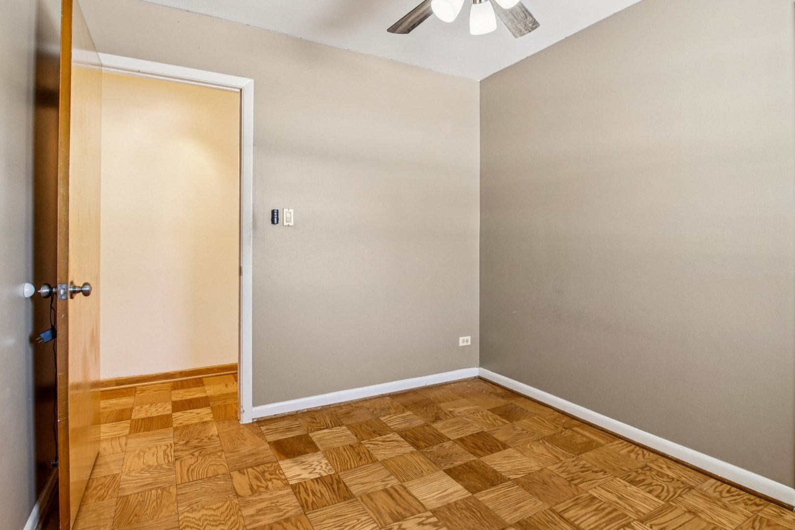 231 TOWER Lane, Elk Grove Village, IL 60007