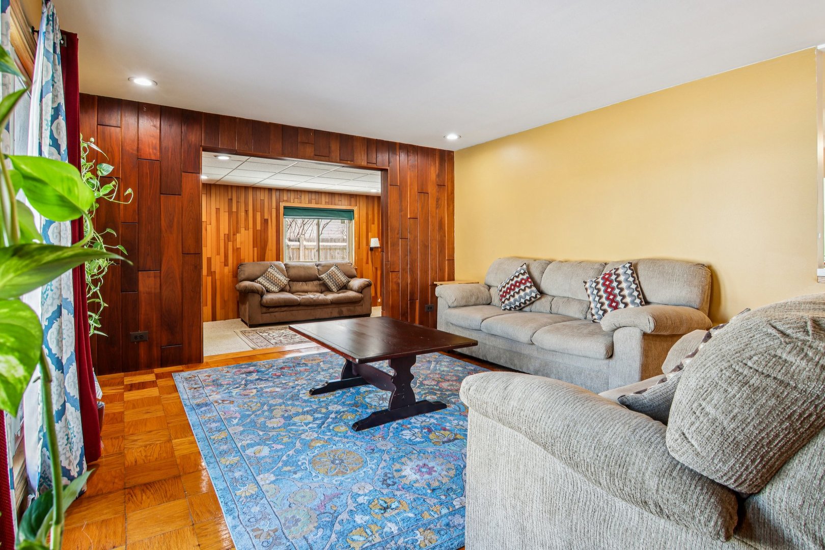 231 TOWER Lane, Elk Grove Village, IL 60007