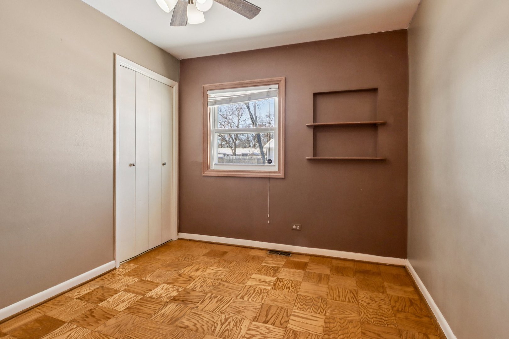 231 TOWER Lane, Elk Grove Village, IL 60007