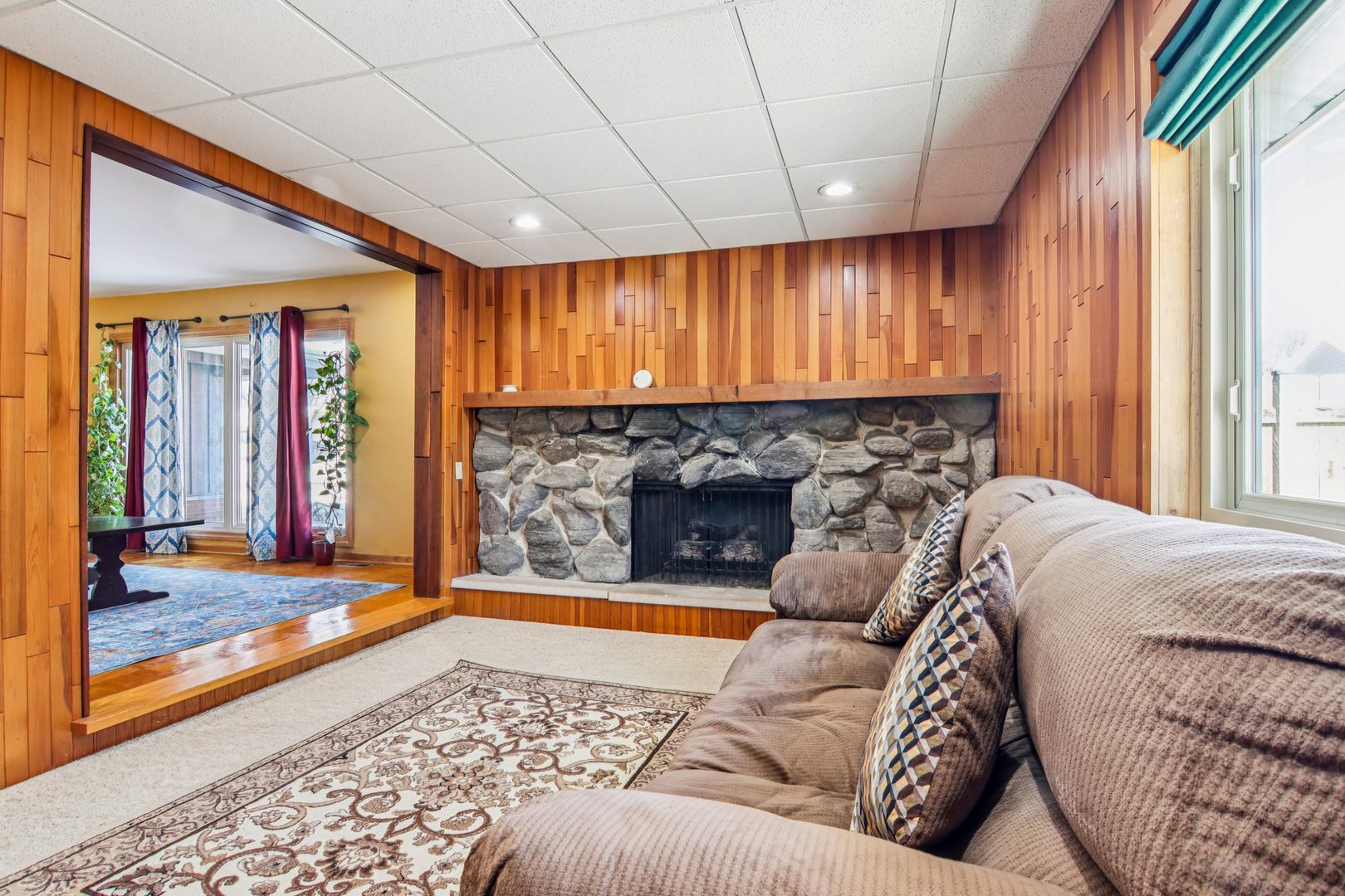 231 TOWER Lane, Elk Grove Village, IL 60007