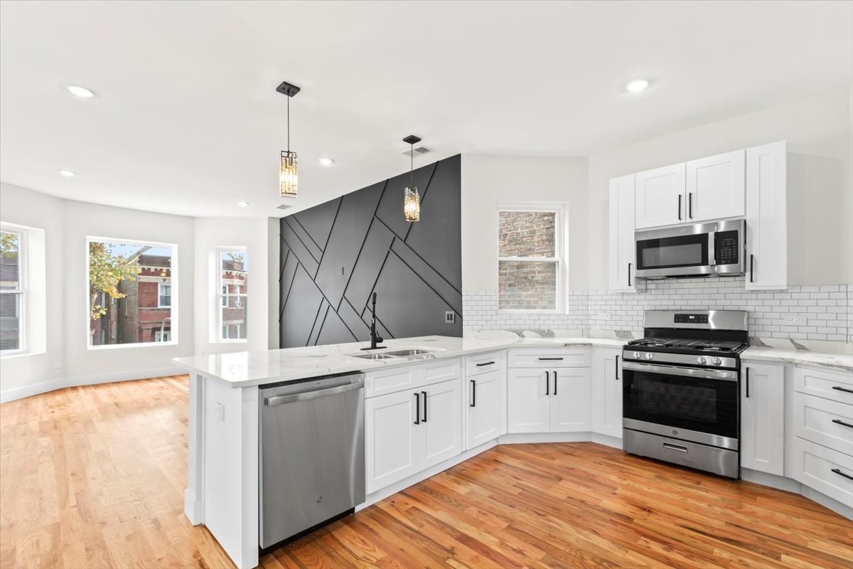 6128 S Rhodes Avenue #2, Chicago, IL 60637