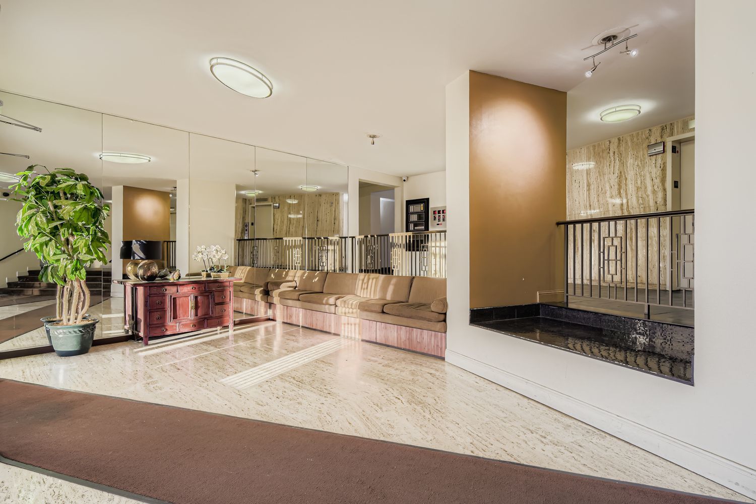 7033 N Kedzie Avenue #1004, Chicago, IL 60645