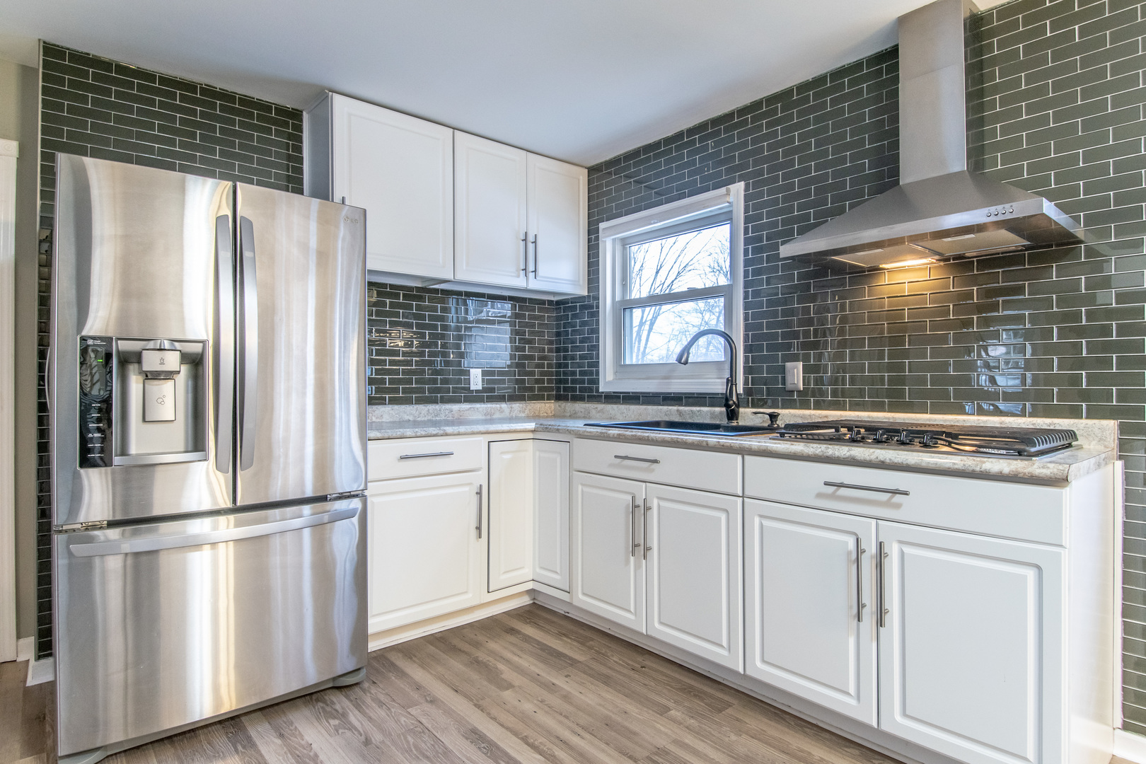 201 Oakwood Drive, Shorewood, IL 60404