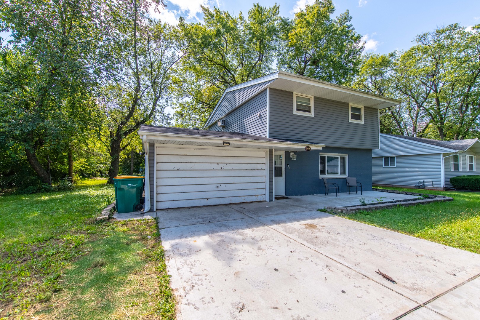 201 Oakwood Drive, Shorewood, IL 60404