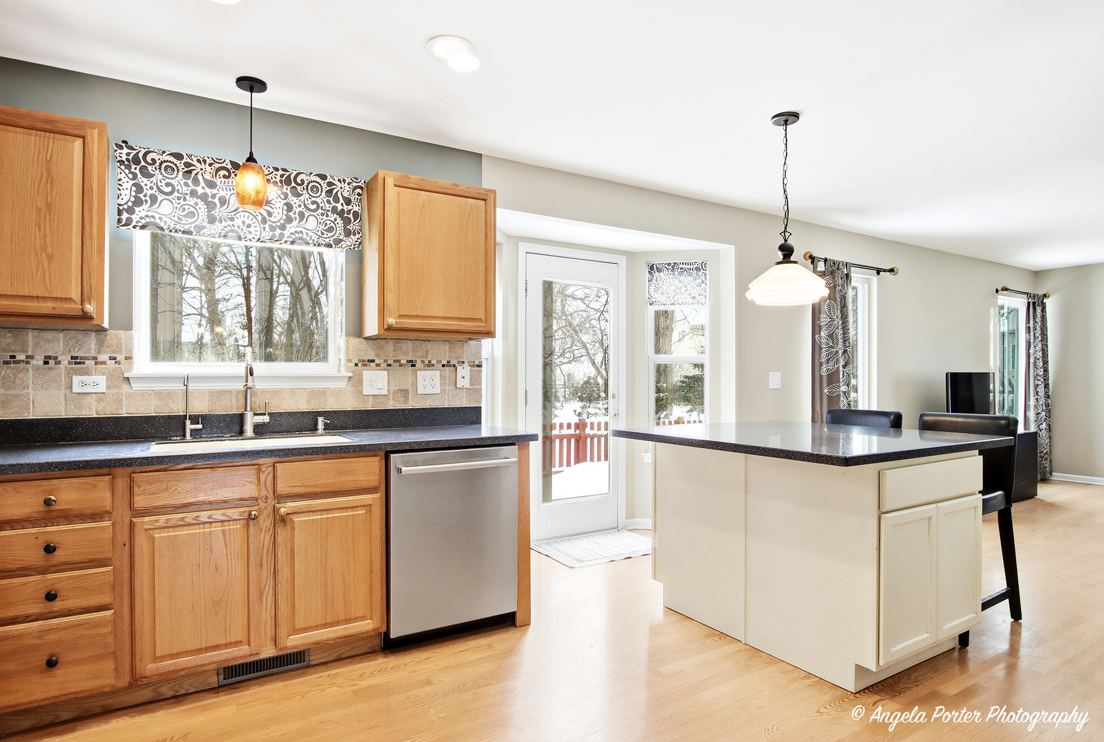 25735 W Woodland Drive, Round Lake, IL 60073