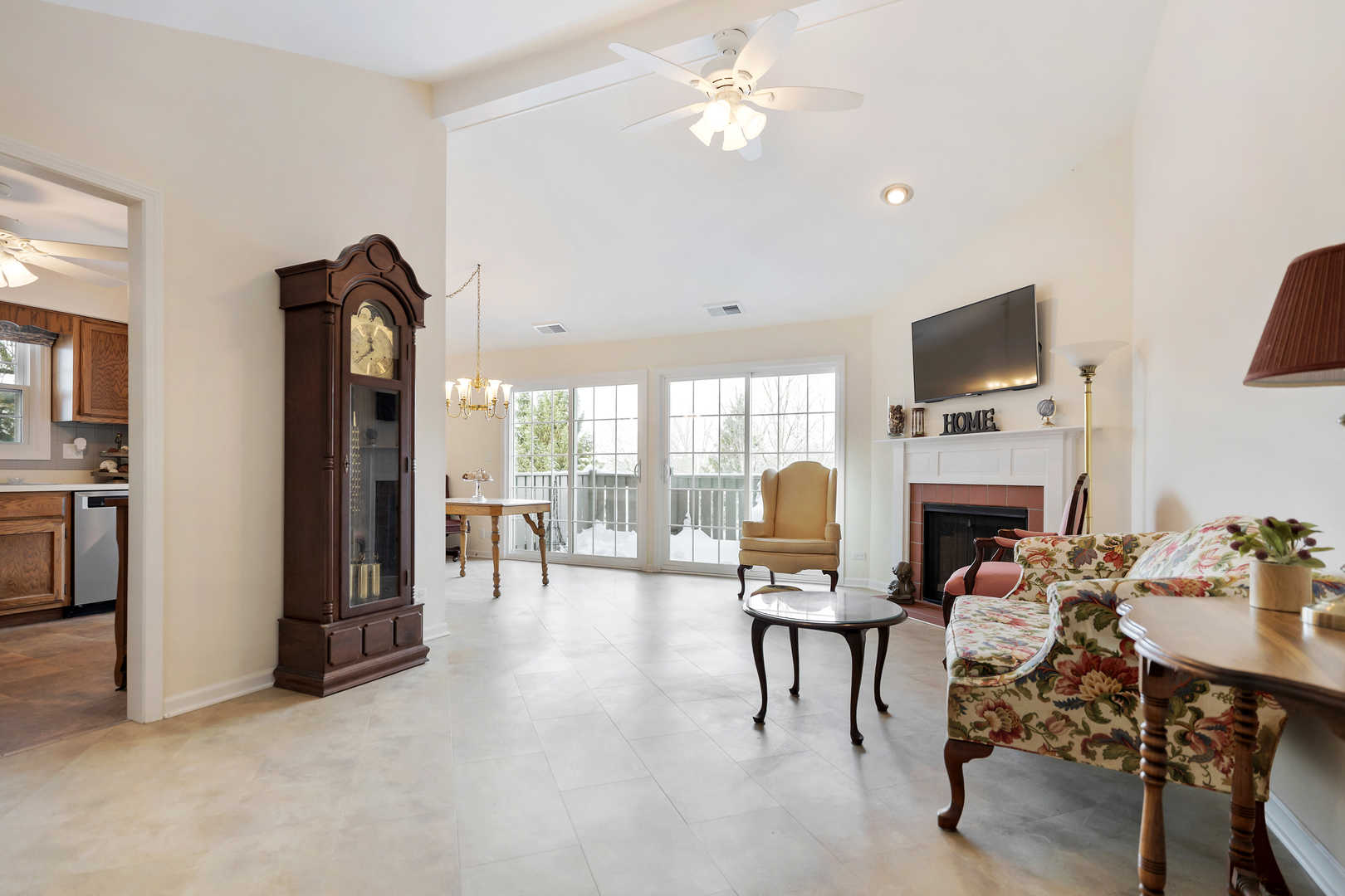 1907 Gresham Circle #D, Wheaton, IL 60189