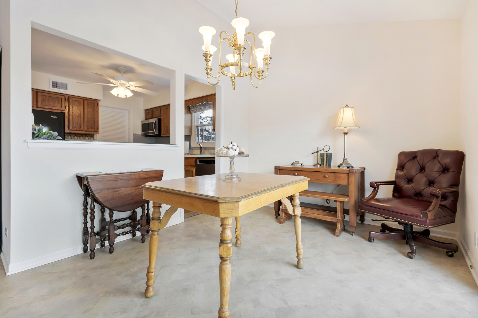 1907 Gresham Circle #D, Wheaton, IL 60189