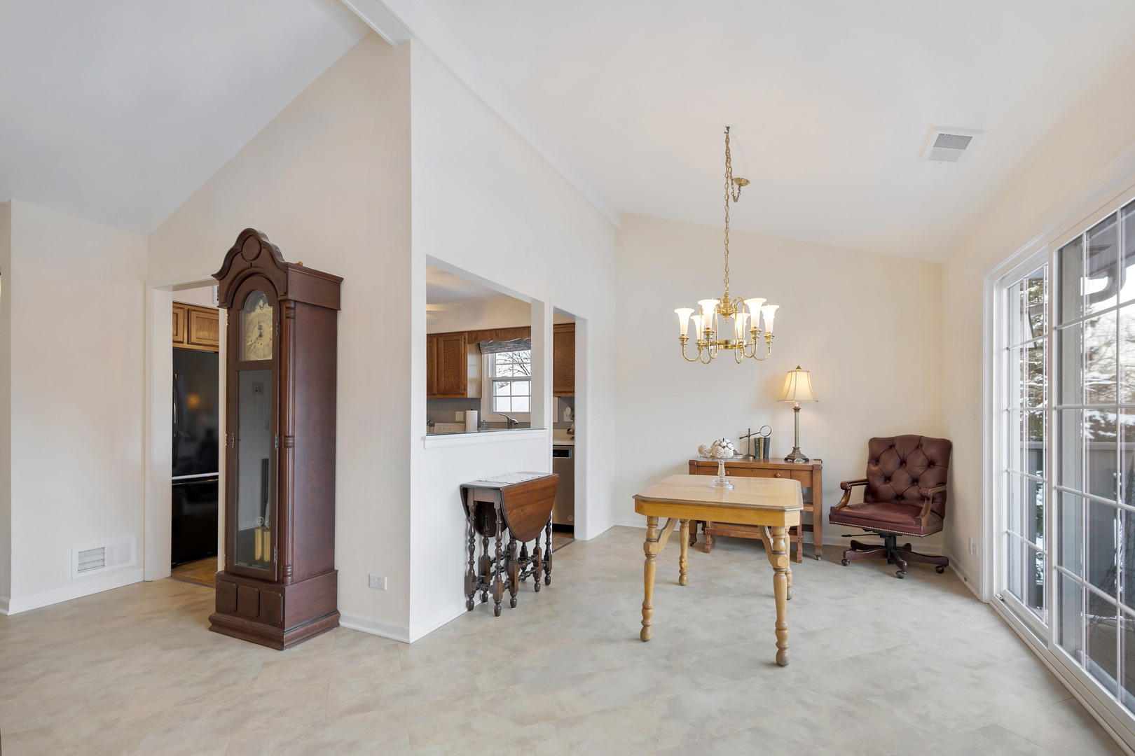 1907 Gresham Circle #D, Wheaton, IL 60189