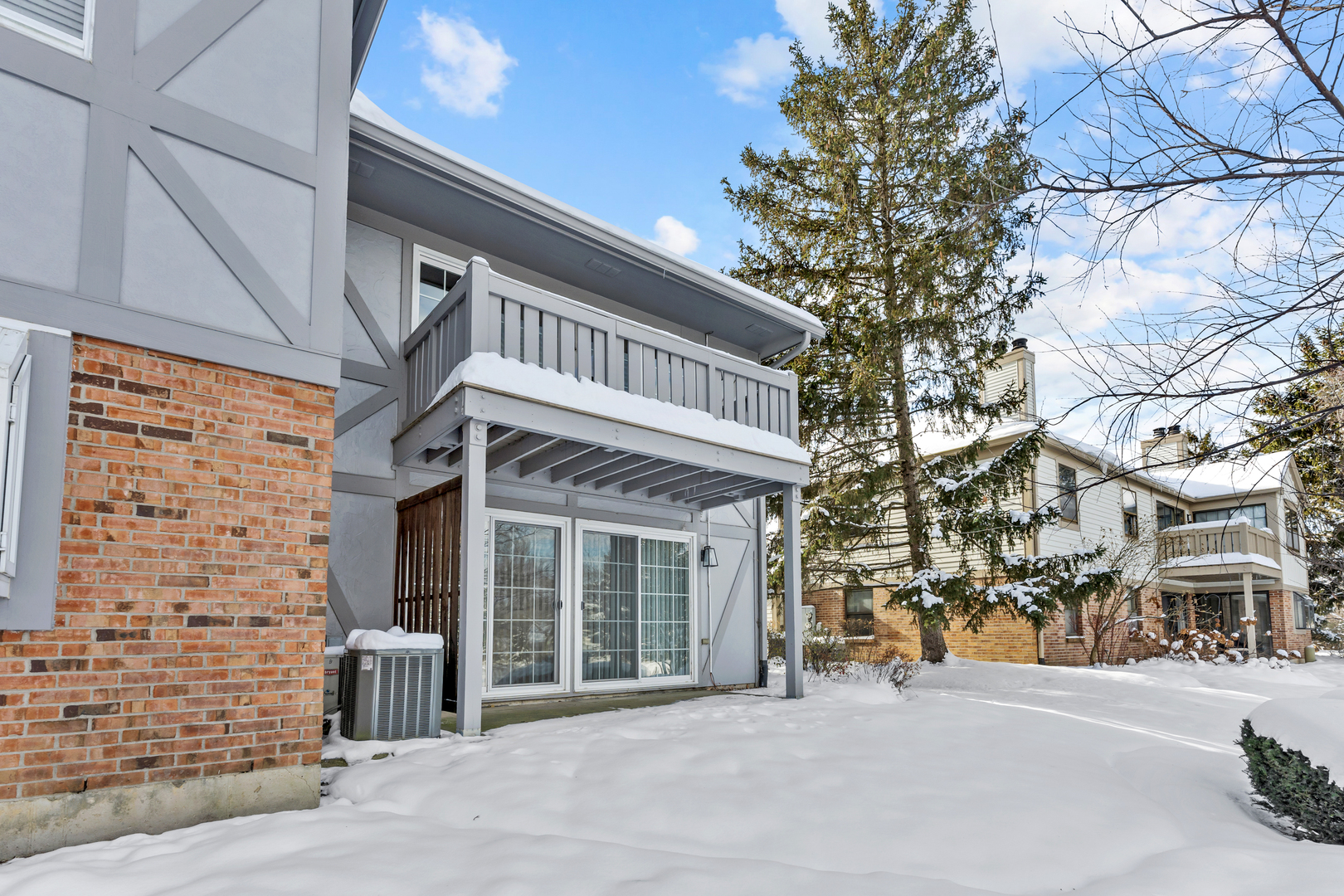 1907 Gresham Circle #D, Wheaton, IL 60189