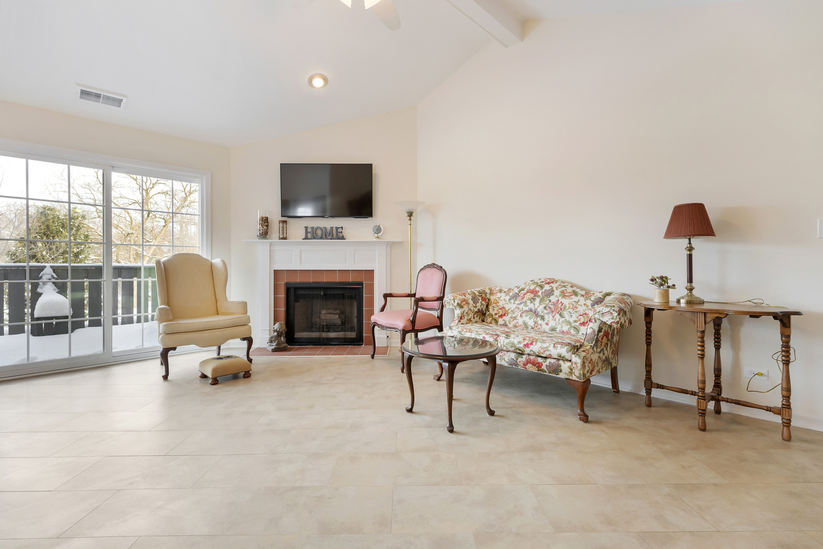 1907 Gresham Circle #D, Wheaton, IL 60189