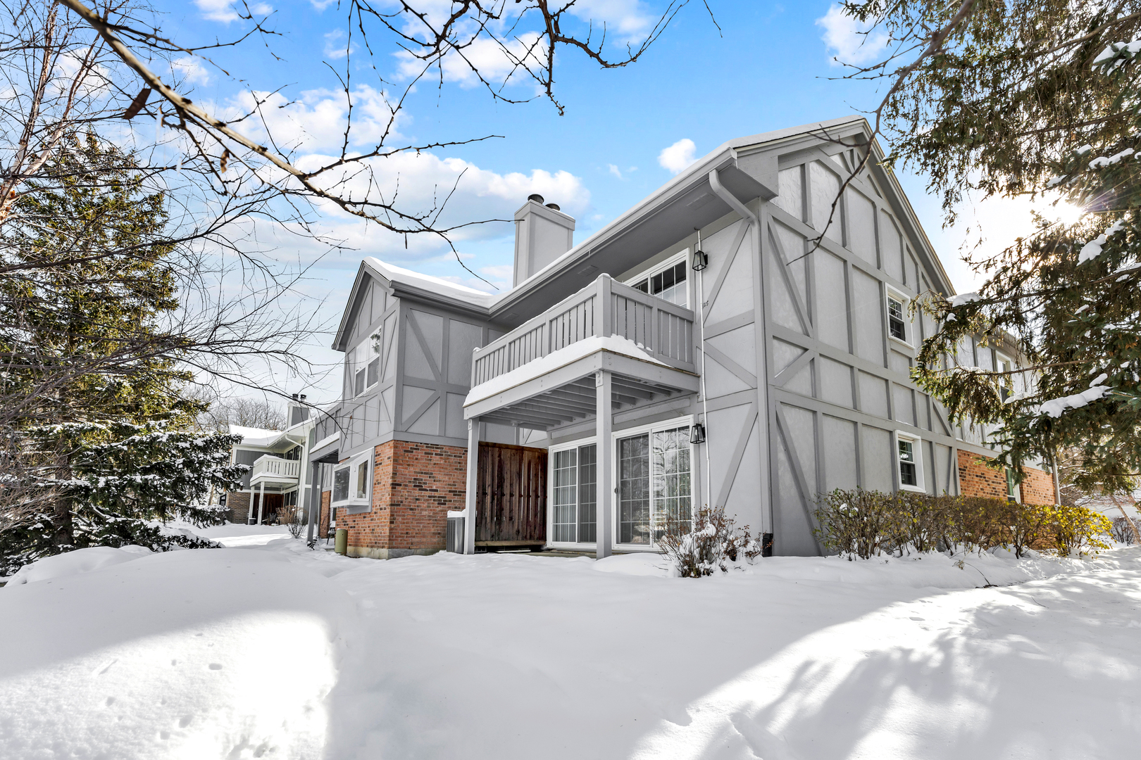 1907 Gresham Circle #D, Wheaton, IL 60189