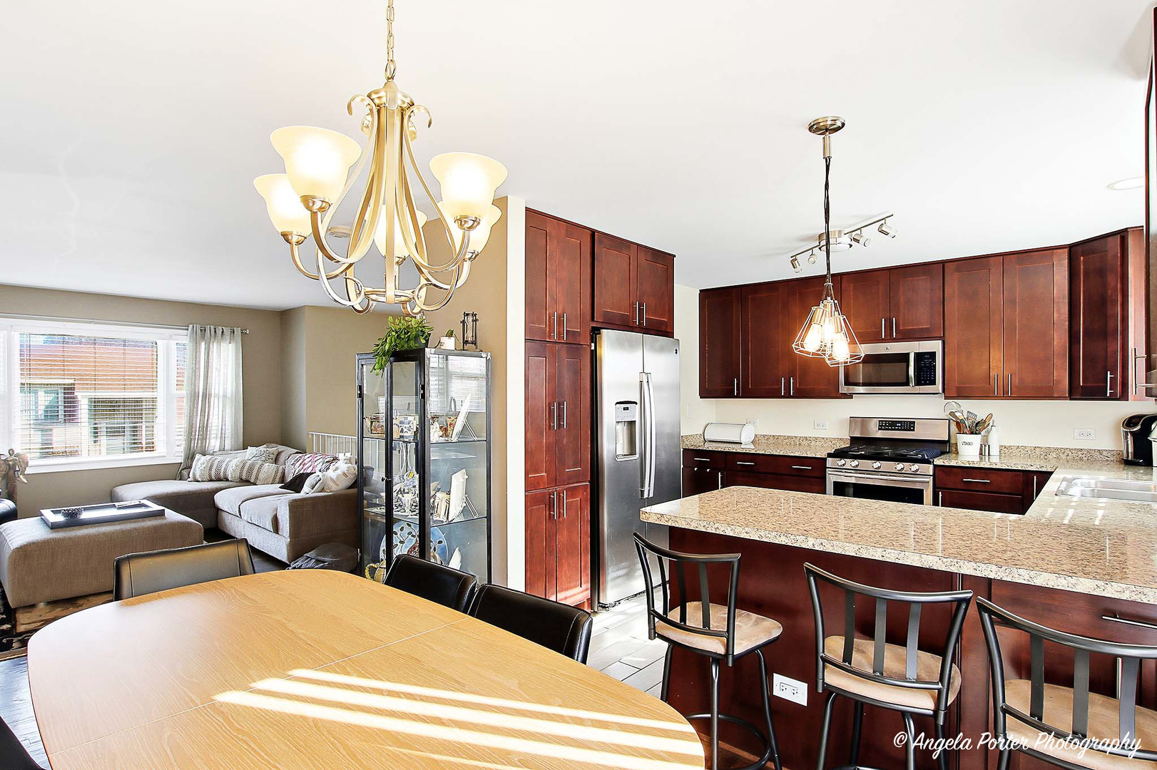 1073 Poplar Court, Lake Zurich, IL 60047