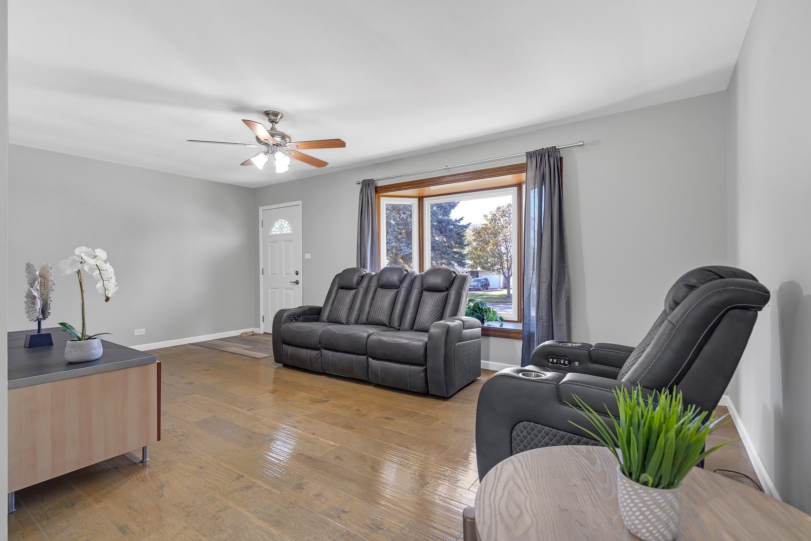 403 Arrowhead Trail, Carol Stream, IL 60188