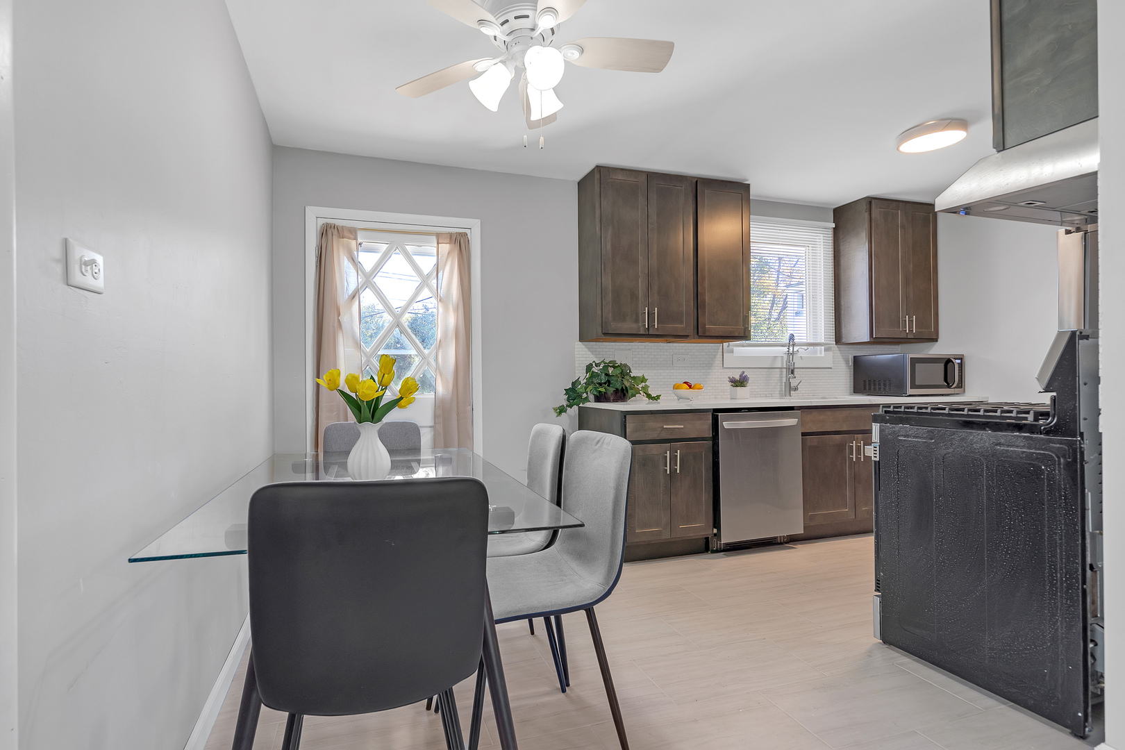 403 Arrowhead Trail, Carol Stream, IL 60188