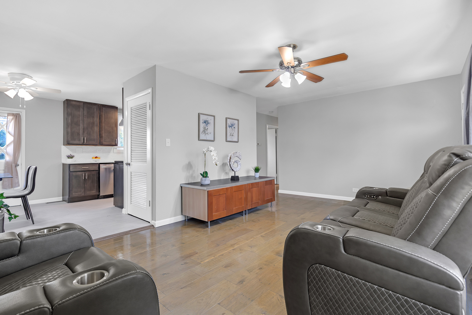 403 Arrowhead Trail, Carol Stream, IL 60188