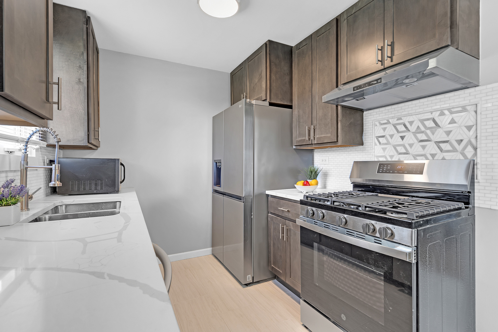 403 Arrowhead Trail, Carol Stream, IL 60188