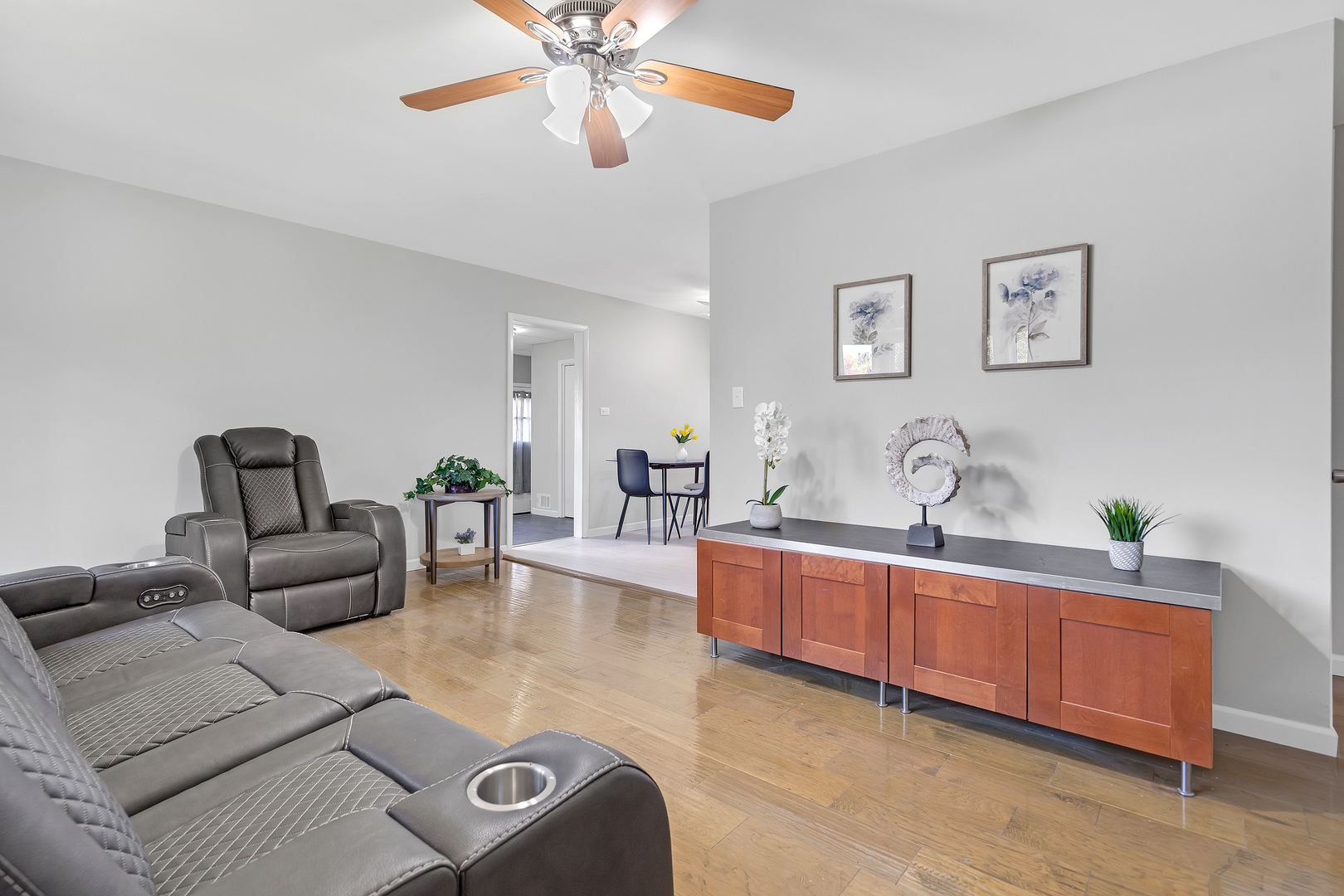 403 Arrowhead Trail, Carol Stream, IL 60188