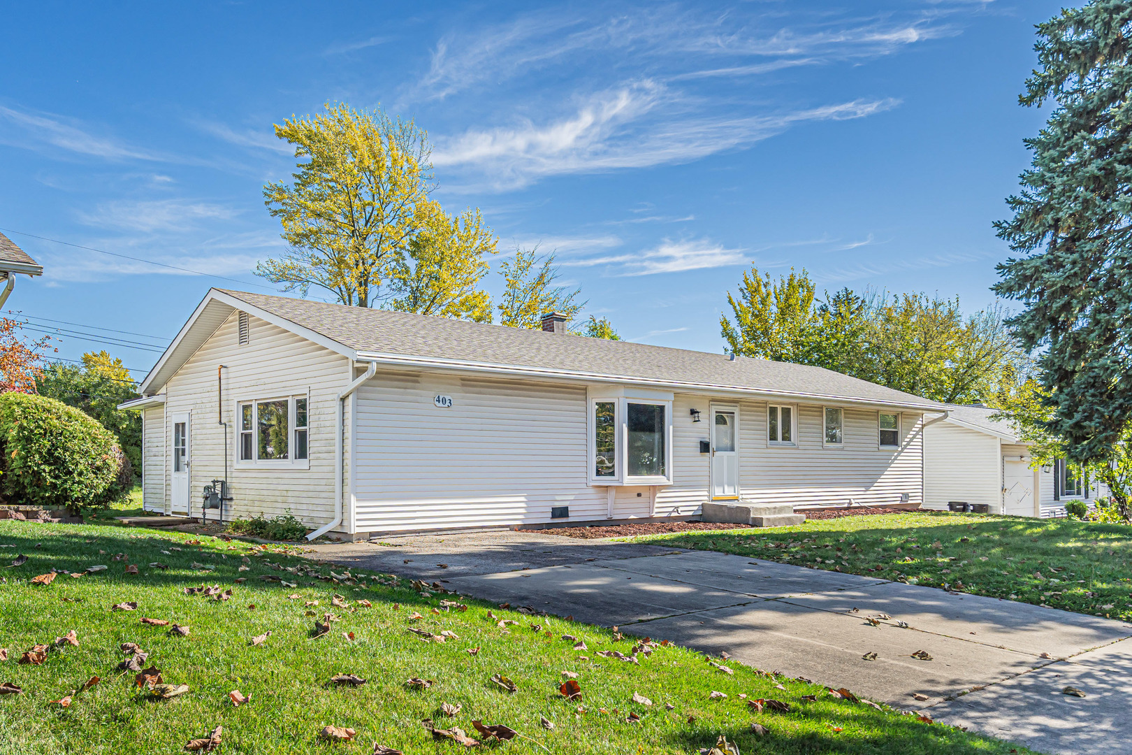 403 Arrowhead Trail, Carol Stream, IL 60188