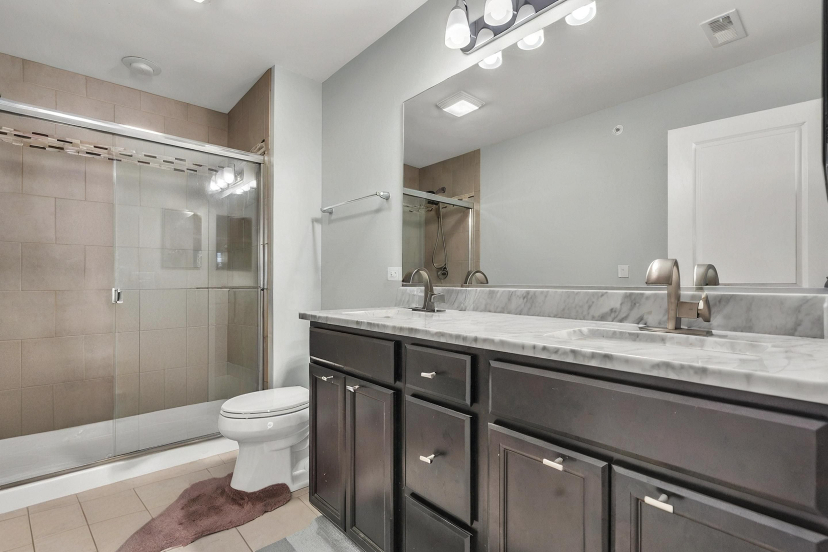 843 Lexington Circle, Des Plaines, IL 60016