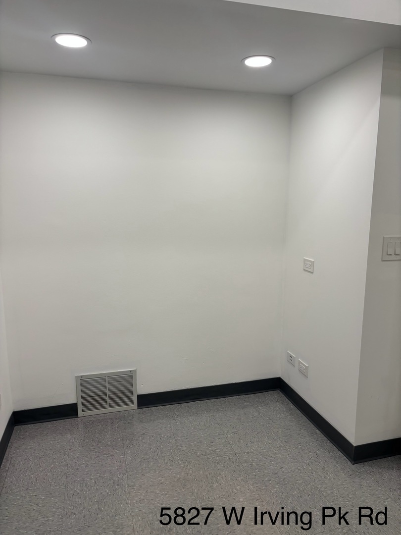 5829 W Irving Park Road, Chicago, IL 60634