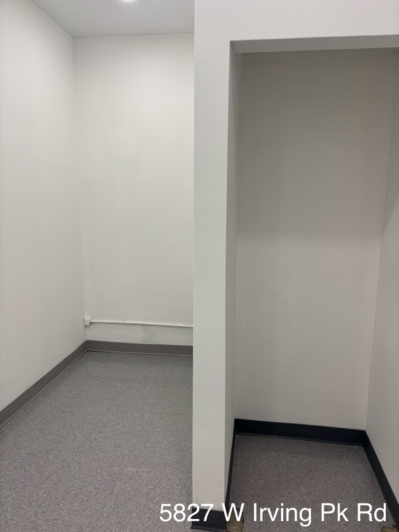 5829 W Irving Park Road, Chicago, IL 60634