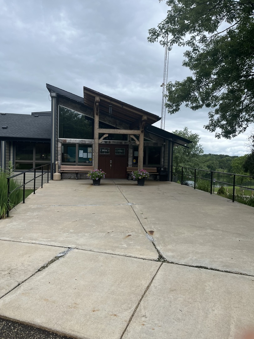 6 Walnut Drive, Putnam, IL 61560