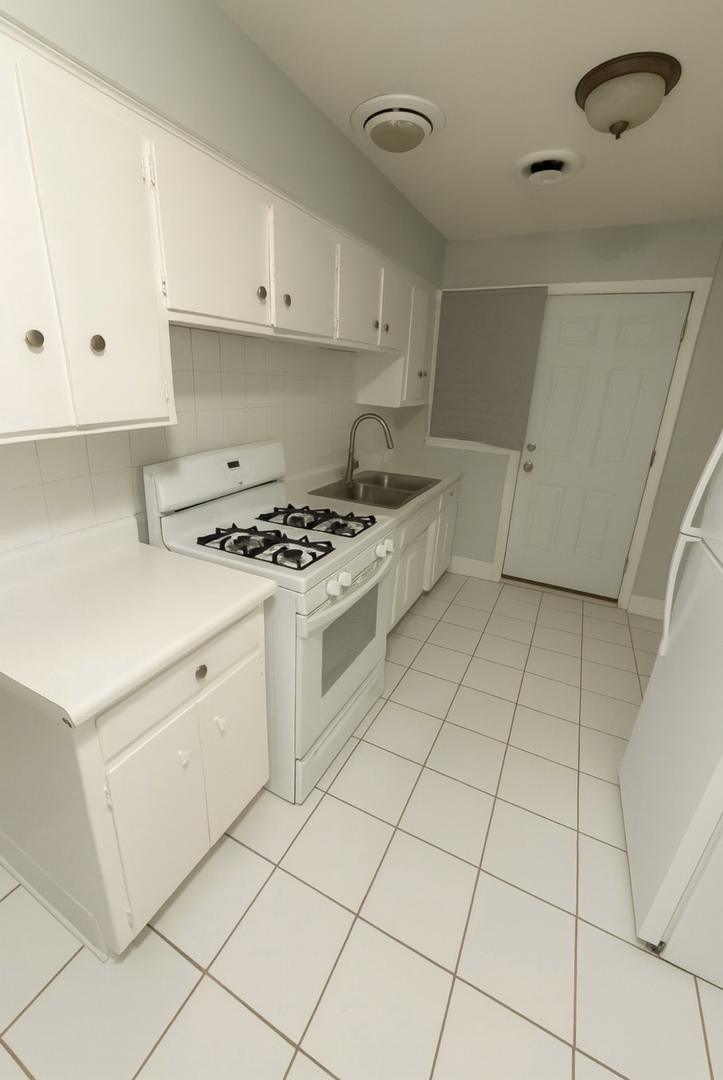 14547 S Blaine Avenue, Posen, IL 60469