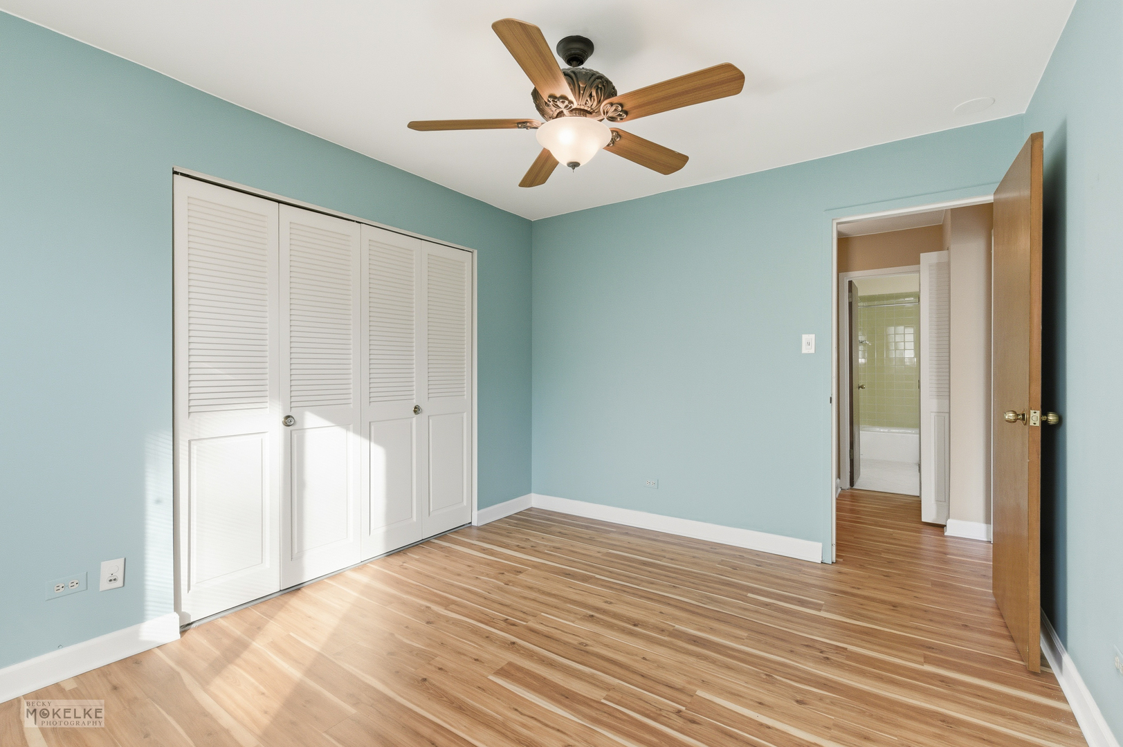 7502 Farmingdale Drive #206, Darien, IL 60561