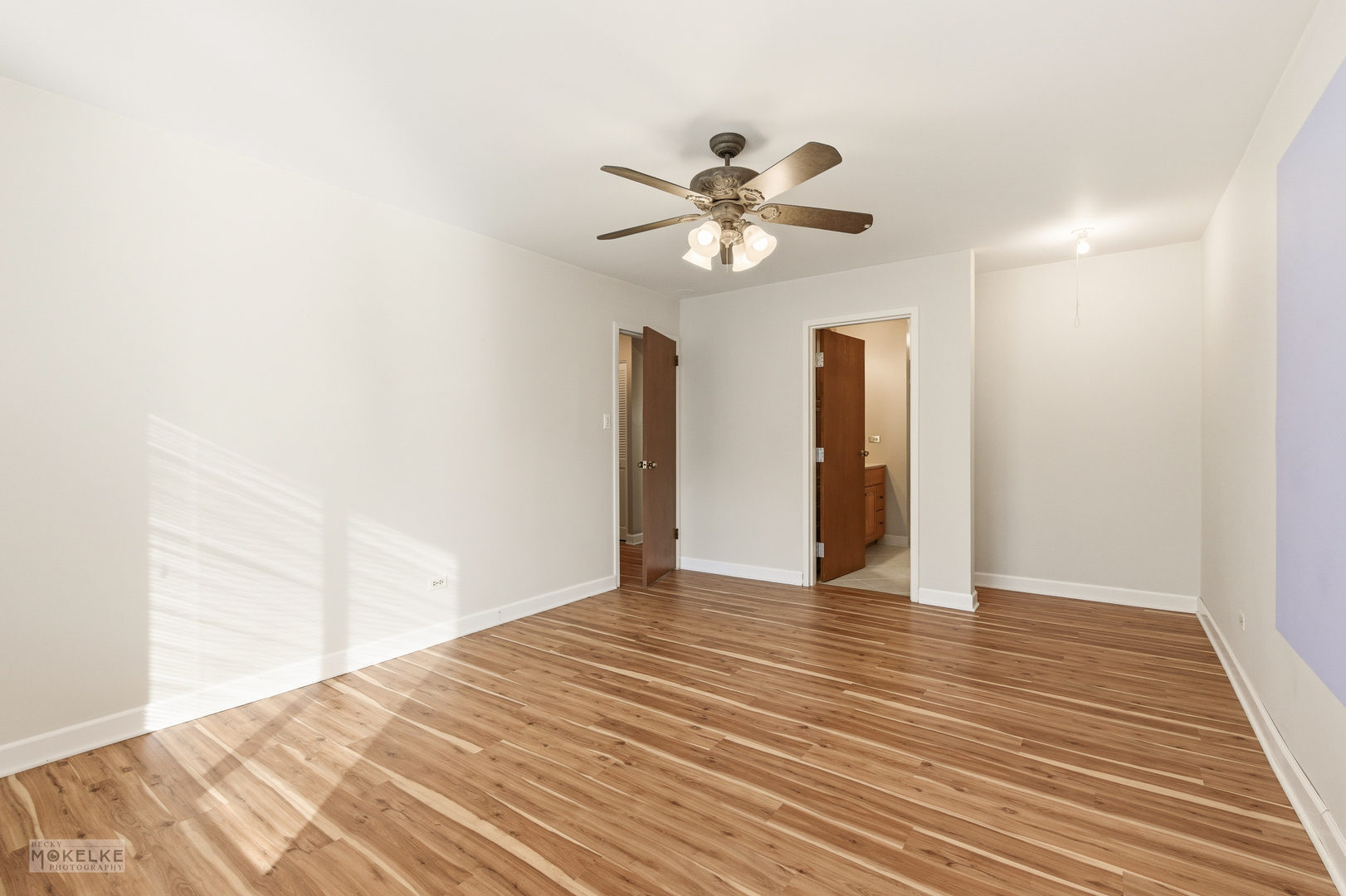 7502 Farmingdale Drive #206, Darien, IL 60561