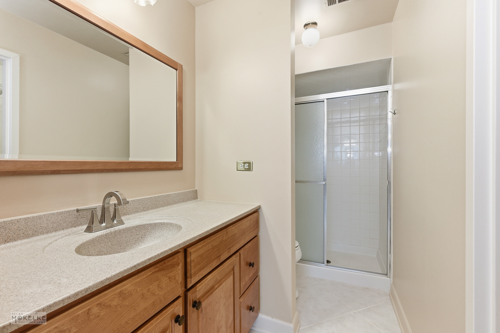 7502 Farmingdale Drive #206, Darien, IL 60561