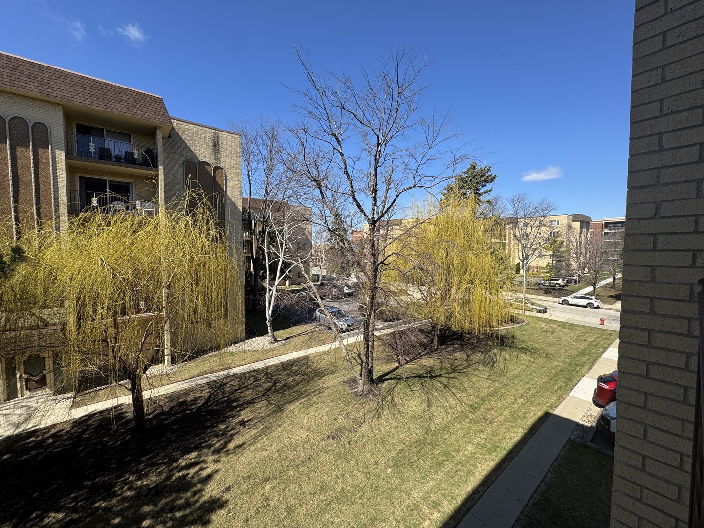 6433 W Belle Plaine Avenue #302, Chicago, IL 60634