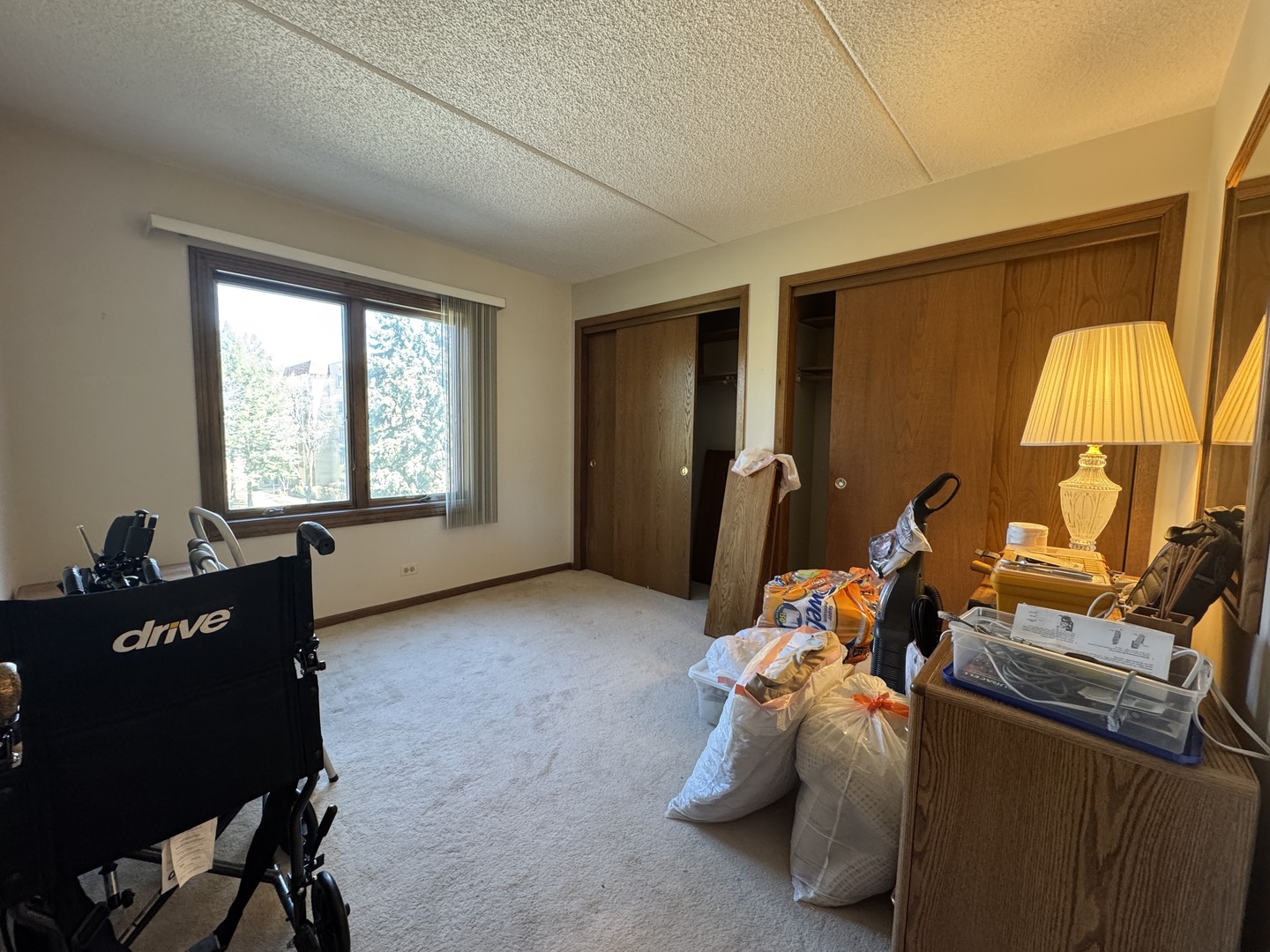 6433 W Belle Plaine Avenue #302, Chicago, IL 60634