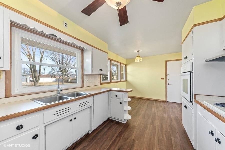 493 Amherst Avenue, Des Plaines, IL 60016