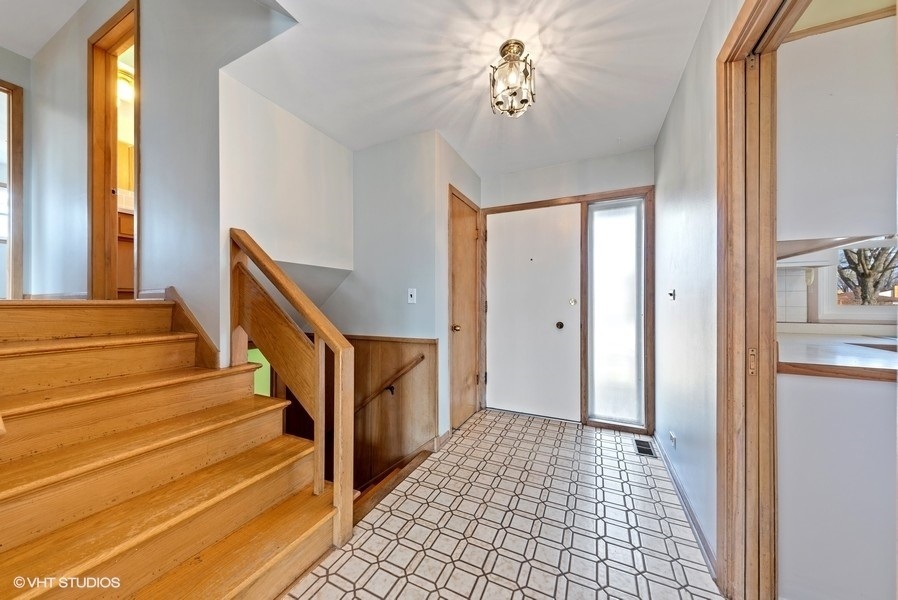 493 Amherst Avenue, Des Plaines, IL 60016