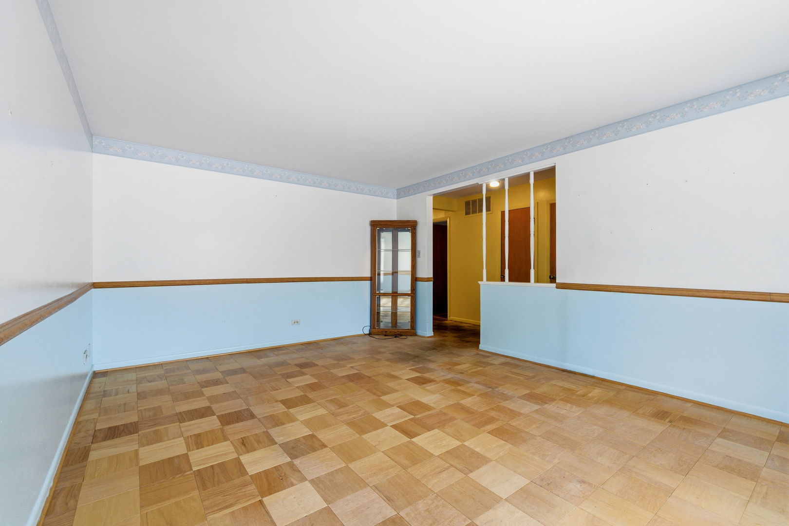 943 Oxford Street, Downers Grove, IL 60516