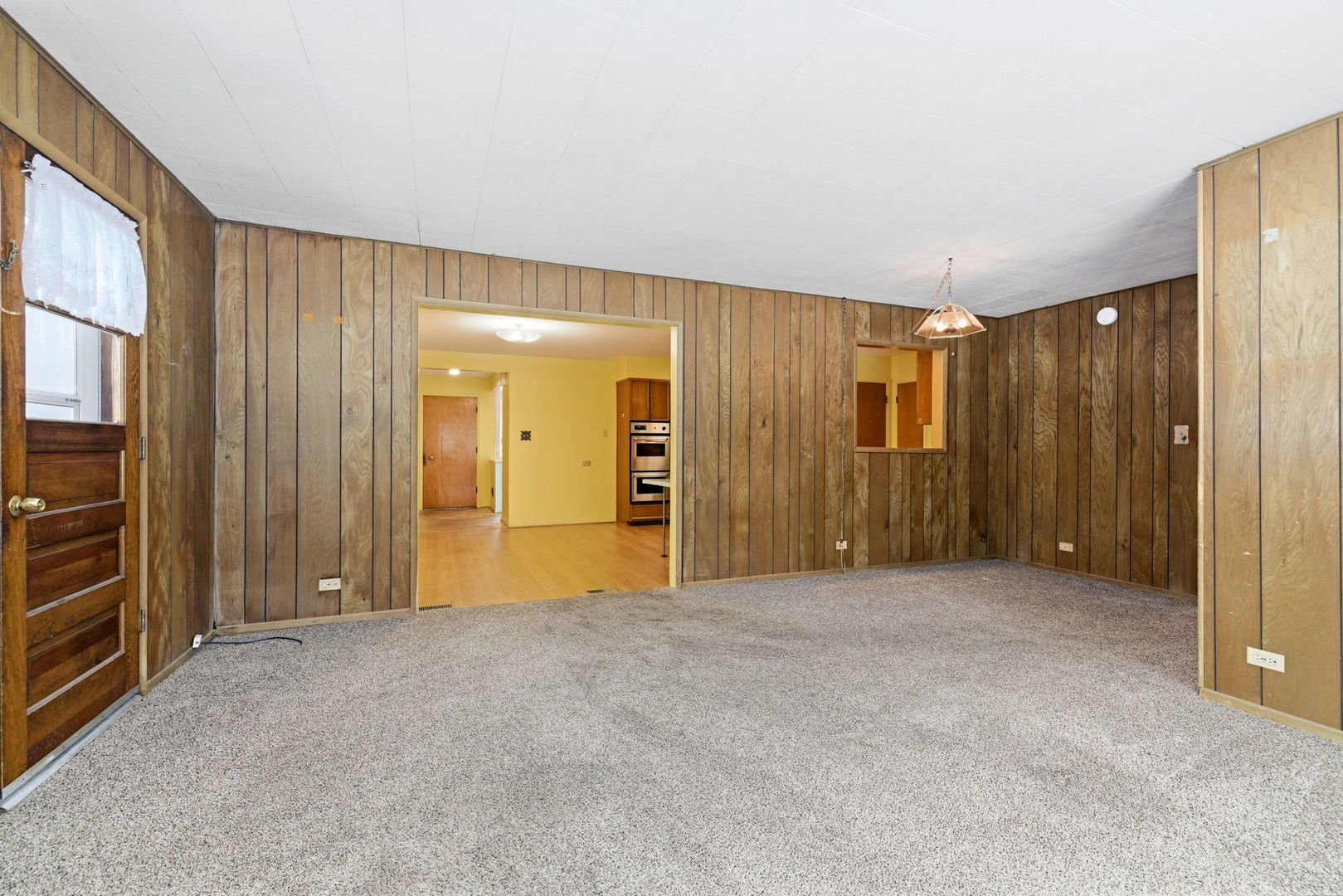 943 Oxford Street, Downers Grove, IL 60516