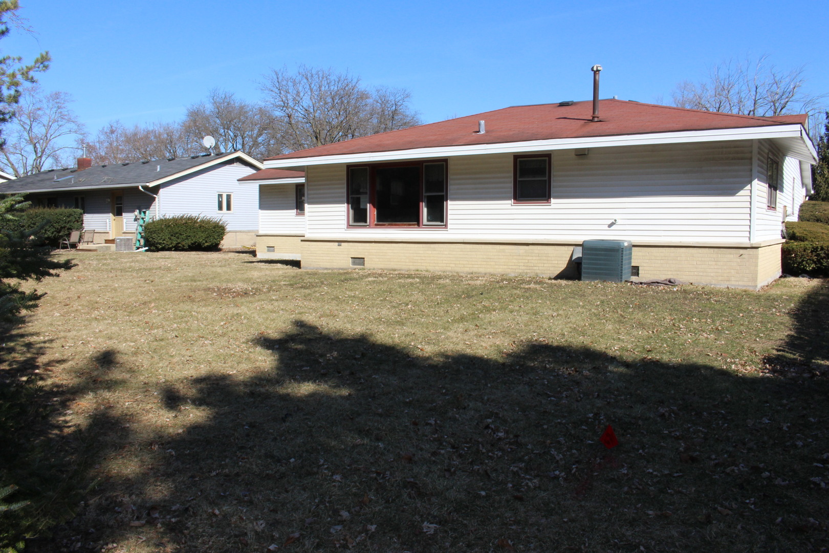 943 Oxford Street, Downers Grove, IL 60516