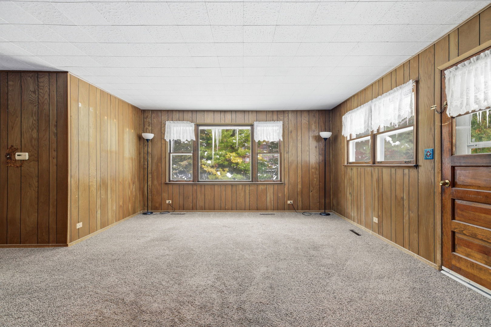 943 Oxford Street, Downers Grove, IL 60516