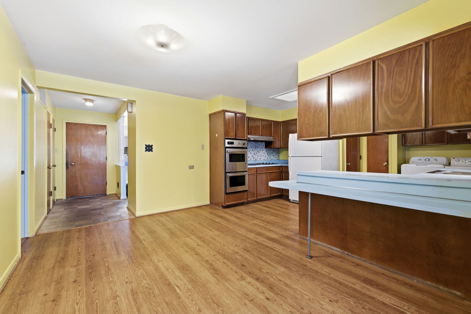 943 Oxford Street, Downers Grove, IL 60516