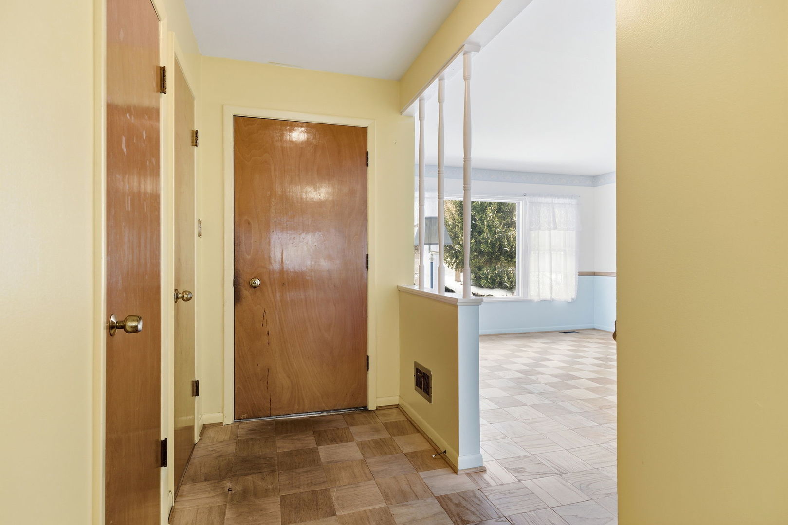 943 Oxford Street, Downers Grove, IL 60516