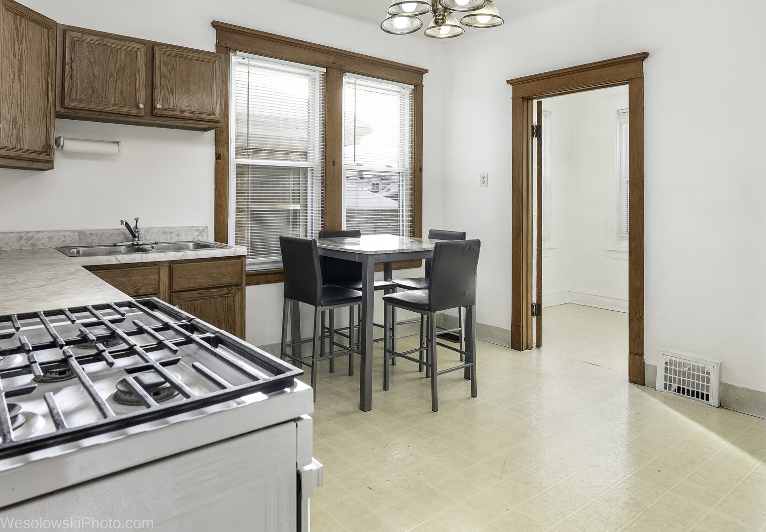 2340 Harvey Avenue, Berwyn, IL 60402