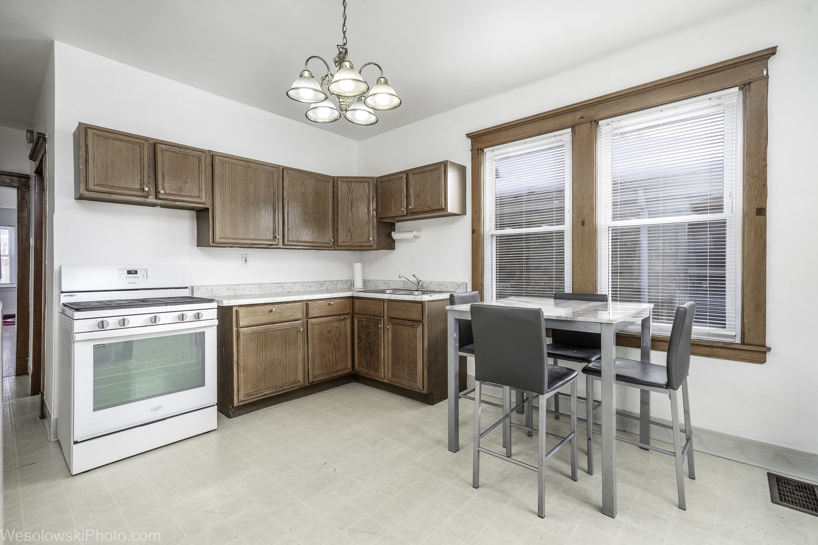 2340 Harvey Avenue, Berwyn, IL 60402