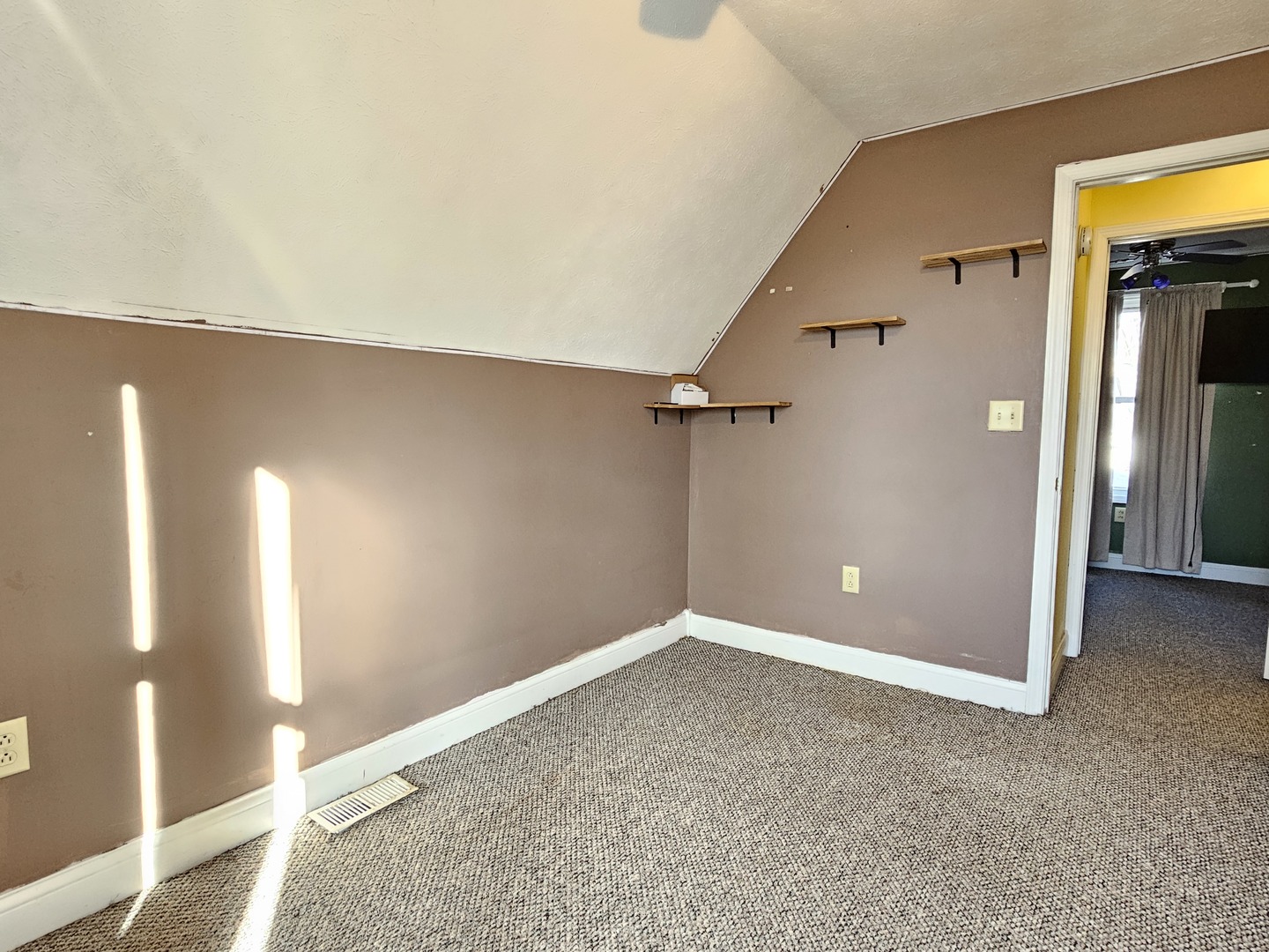 310 N 1st Avenue, Chenoa, IL 61726