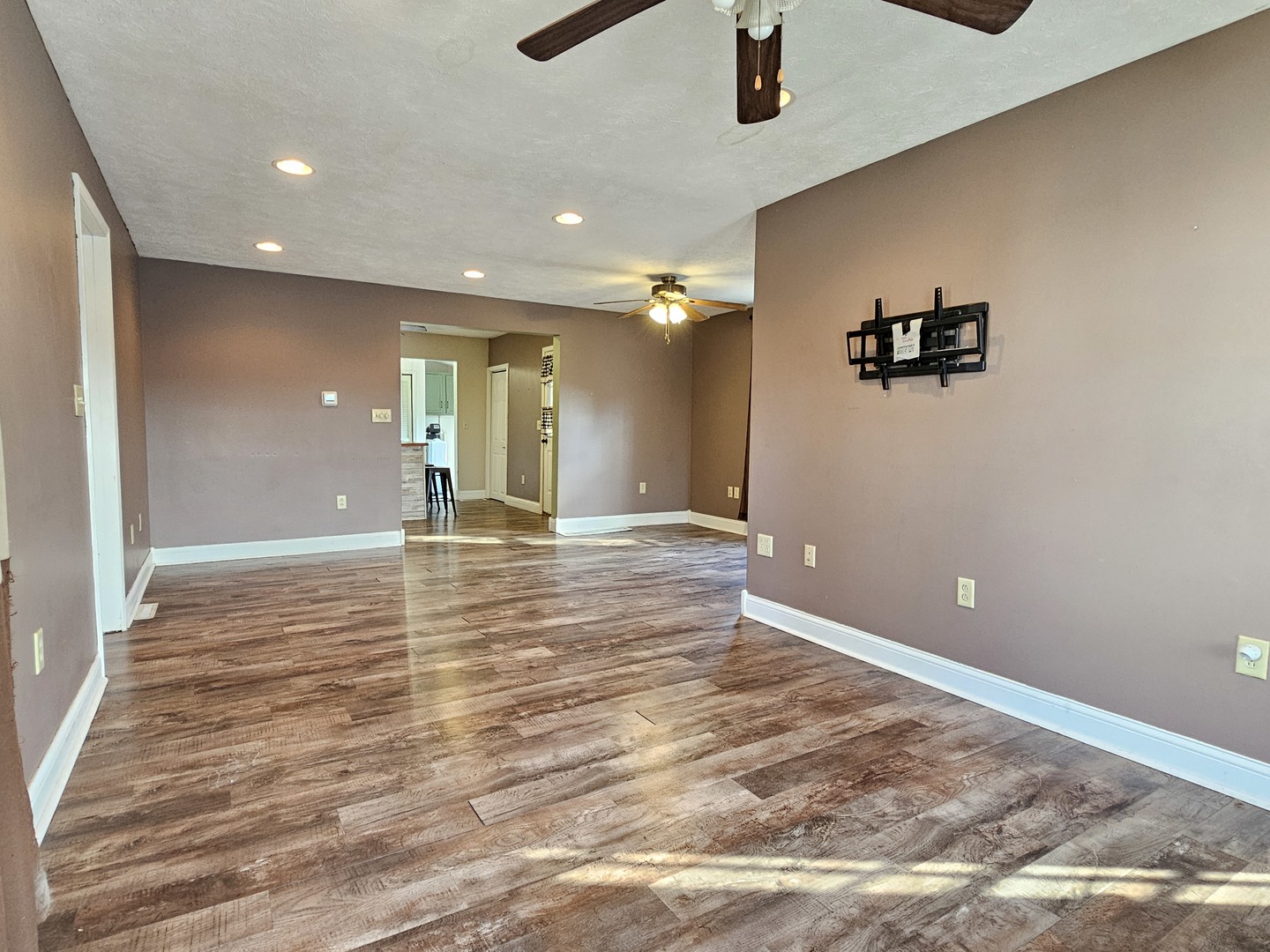 310 N 1st Avenue, Chenoa, IL 61726