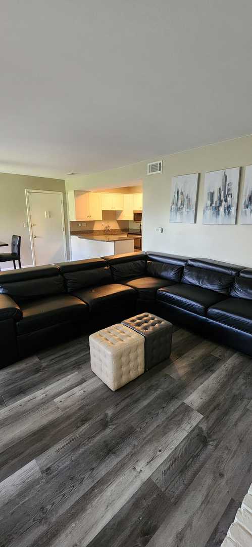 5534 E Lake Drive #E, Lisle, IL 60532