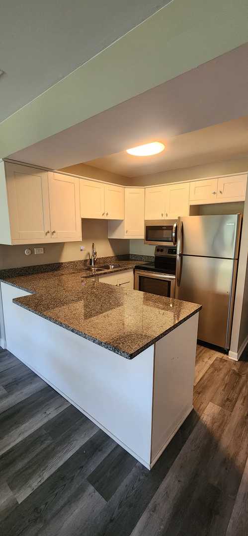 5534 E Lake Drive #E, Lisle, IL 60532