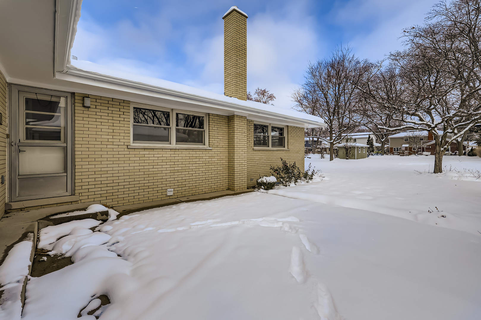 303 S Fernandez Avenue, Arlington Heights, IL 60005