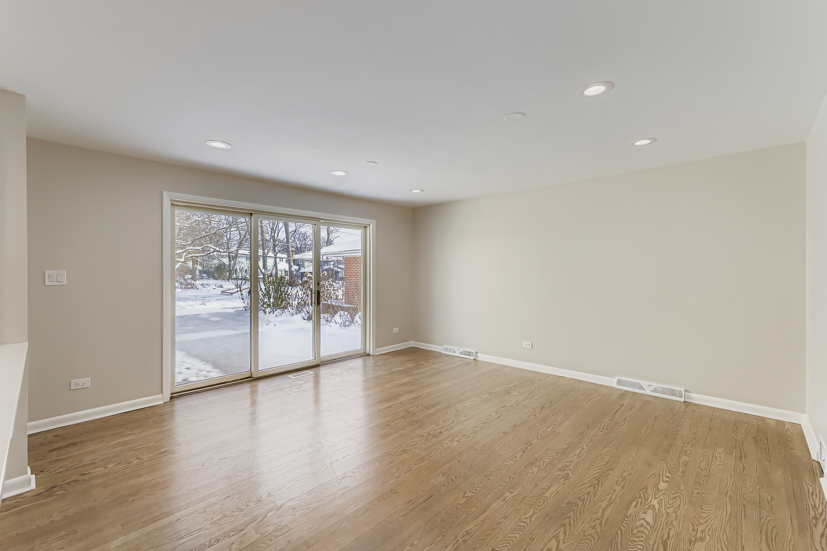 303 S Fernandez Avenue, Arlington Heights, IL 60005