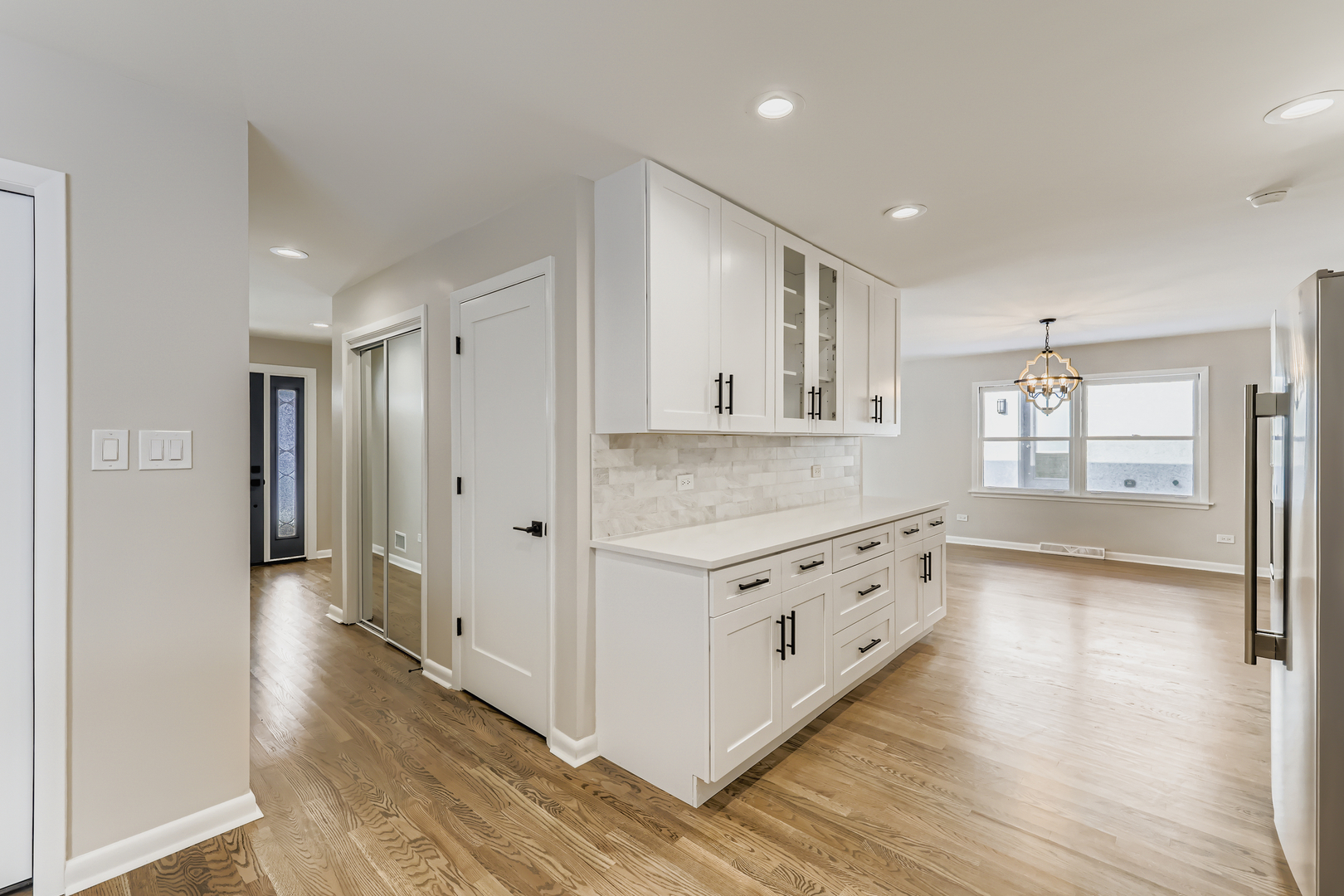 303 S Fernandez Avenue, Arlington Heights, IL 60005